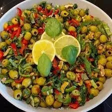 ZEYTİN SALATASI